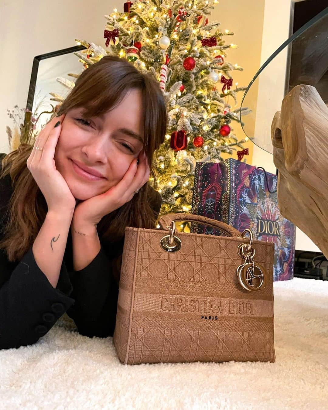 ライアン・マイヤーさんのインスタグラム写真 - (ライアン・マイヤーInstagram)「New bag got me like 😛 @dior #partner」12月13日 1時48分 - rianne.meijer