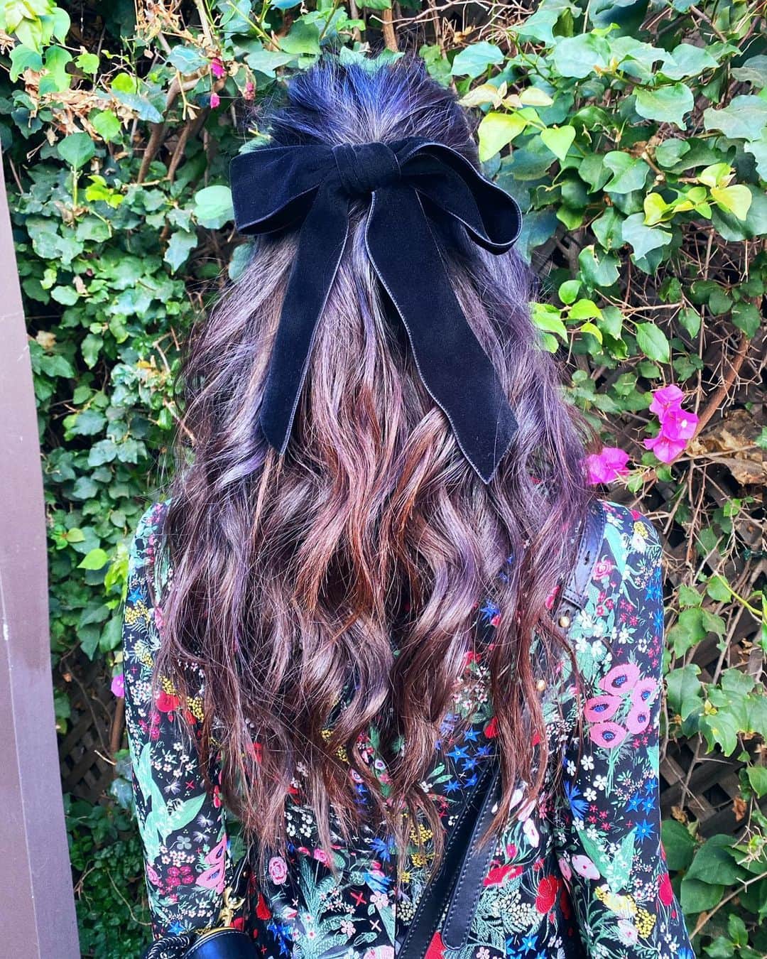 アビゲイル・スペンサーのインスタグラム：「holiday hair DO. 📷 @claytonhawkins」