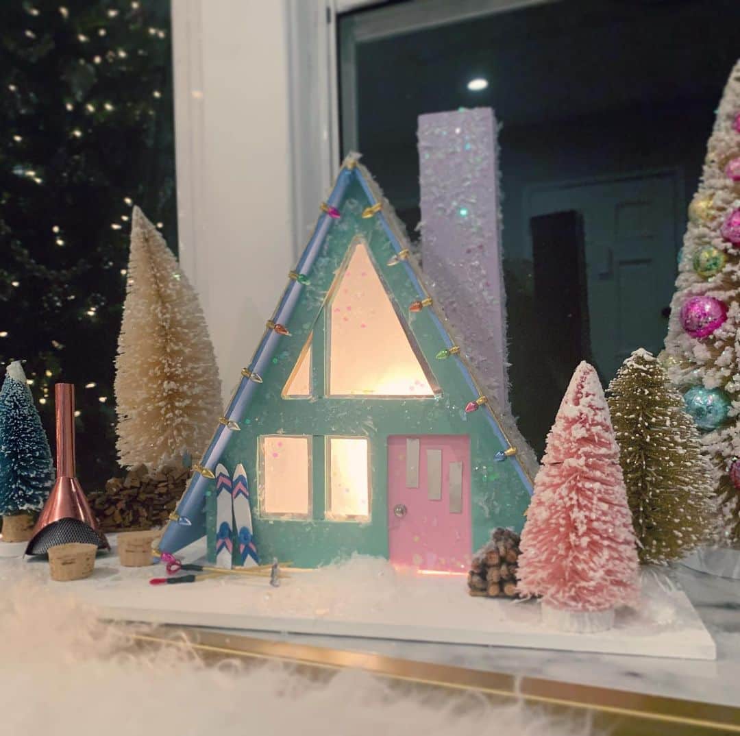 のインスタグラム：「127 hours of Christmas village crafting ❄️ will be finding glitter on my floor for weeks, but totally worth it for this 1st DIY addition to the neighborhood!!」