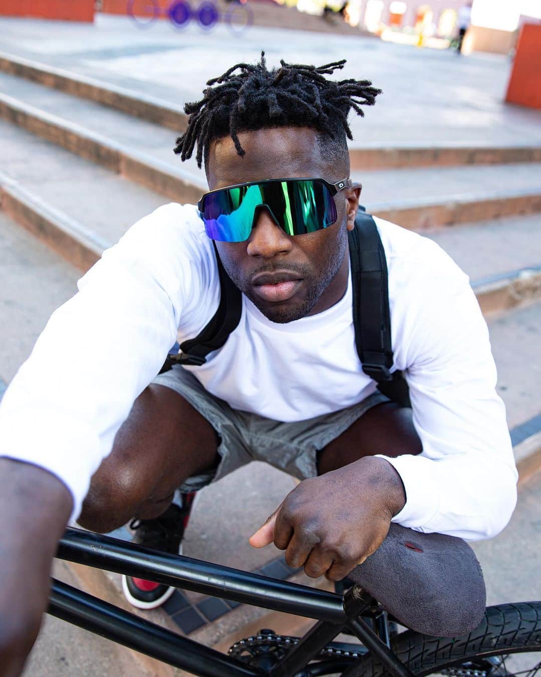 OAKLEYのインスタグラム：「It’s time to step up with Sutro Lite. @nigelsylvester 🔥 #ForTheLoveOfSport」