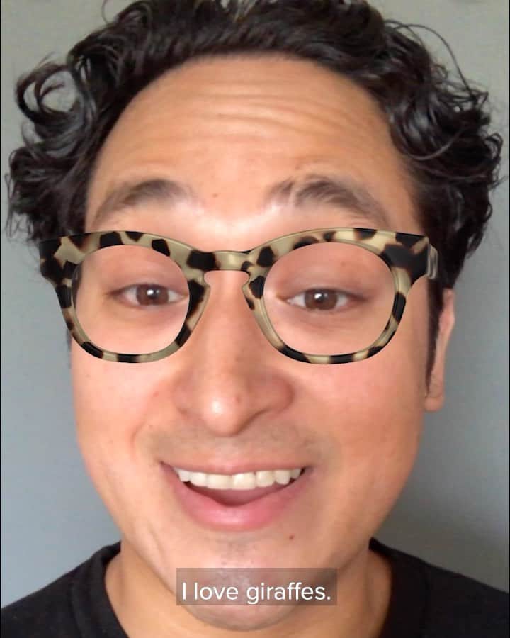 Warby Parkerのインスタグラム：「@eli_gonzzz is back with another round of Virtual Try-On impressions! Fun fact: Before we even met Eli, he was part of an LA-based improv team named “Warby Parker.” (They all happened to wear our glasses.) It was meant to be...」