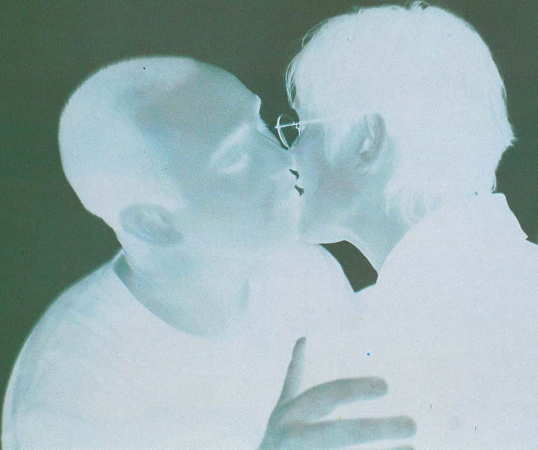 エルエヌシーシーのインスタグラム：「LN-CC Inspiration: Kissing with Sodium Pentothal No. 1 - Douglas Gordon, 1994. #Archive」