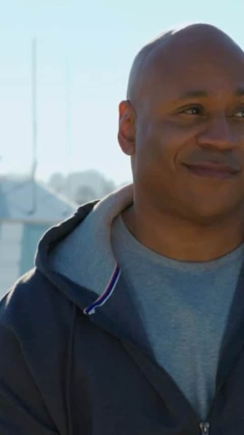 LL・クール・Jのインスタグラム：「TOMORROW NIGHT!!! @ncisla at 6:30 pm PST  8:30 pm EST」
