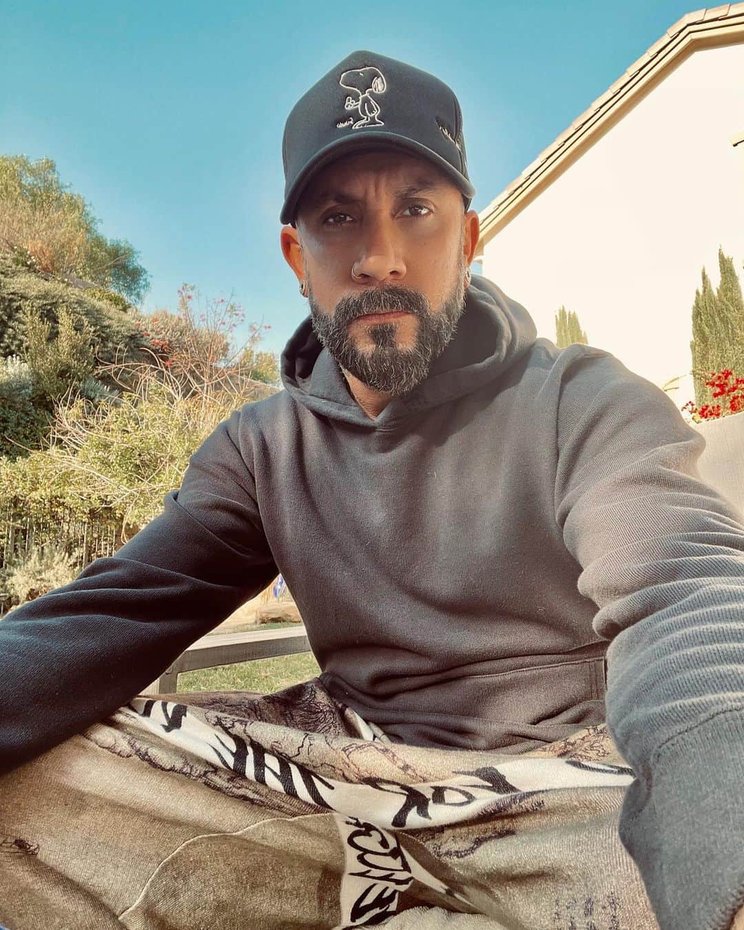 A.J.さんのインスタグラム写真 - (A.J.Instagram)「Don’t depend too much on anyone in this world because even your shadow leaves you when you’re in darkness.」12月13日 3時31分 - aj_mclean