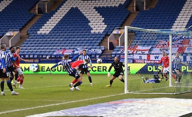 コーリー・ウッドローのインスタグラム：「Yorkshire derby +3 and a goal 🔴😃⚪️」