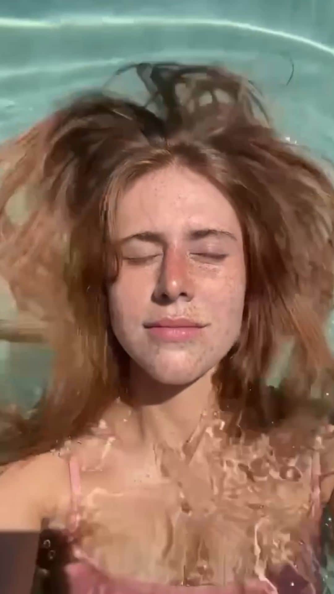 マリ・マリアのインスタグラム：「😱😅」