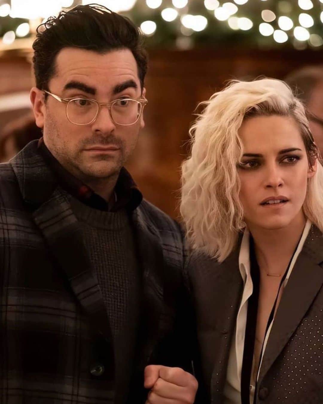 ジーエルシーオーのインスタグラム：「@instadanjlevy wearing the Mr. Leight Getty in @hulu’s Happiest Season 🎄」