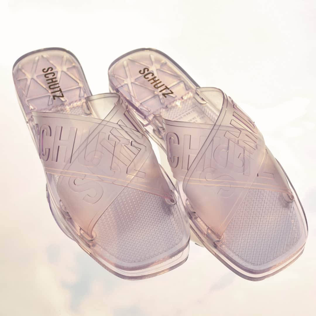 Schutzのインスタグラム：「STYLE YOUR SUMMER UP ❤️ #schutzjellys」