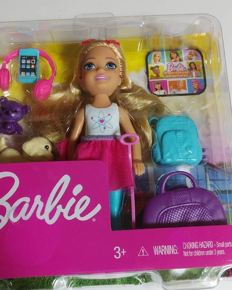 若狭たけしさんのインスタグラム写真 - (若狭たけしInstagram)「１/６スケールのヘッドフォンを探していたら、バービー人形の子供タイプのにいい感じのが付属されていたので買って、ピンク一色だったので自分で塗装しました。 #バービー #バービー人形 #barbie #怨霊奥様」12月13日 4時11分 - takeshi_wakasa