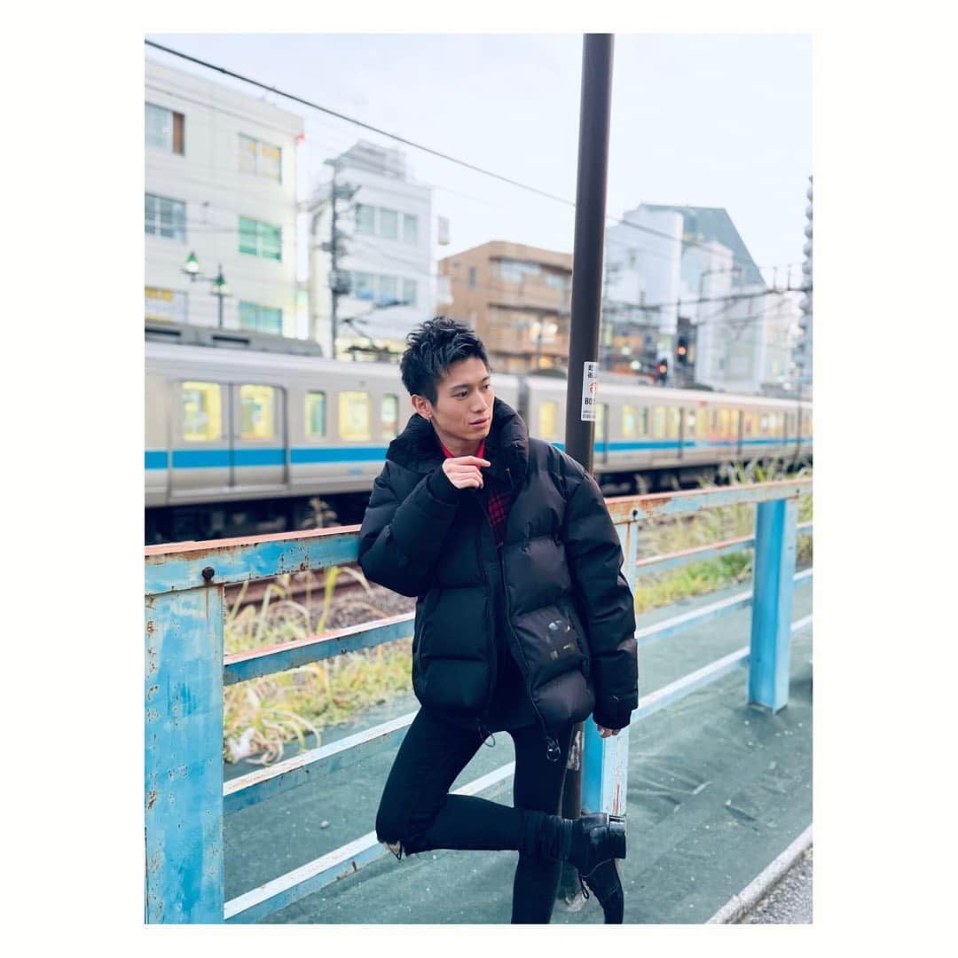 岡田鷹斗さんのインスタグラム写真 - (岡田鷹斗Instagram)「町田で黄昏れる26歳。 電車は700系(東海道・山陽新幹線)が好きです。  いかにも速いとされるあのフォルムは僕のスーパートレイン🚄  #電車　#新幹線　#ここの線路は新幹線走らない　#電車よく乗るのは総武線　#半蔵門線　#follow me  #nevagiveup #岡田鷹斗　#イケメン男子  #イケメン」12月13日 10時01分 - okada_takato