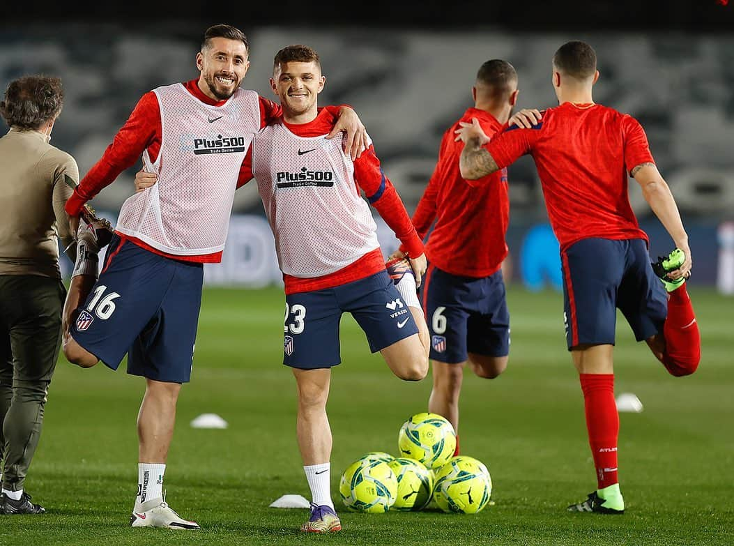 アトレティコ・マドリードさんのインスタグラム写真 - (アトレティコ・マドリードInstagram)「Ready? 🔥  🔴⚪ #AúpaAtleti ⚽ #RealMadridAtleti」12月13日 4時46分 - atleticodemadrid