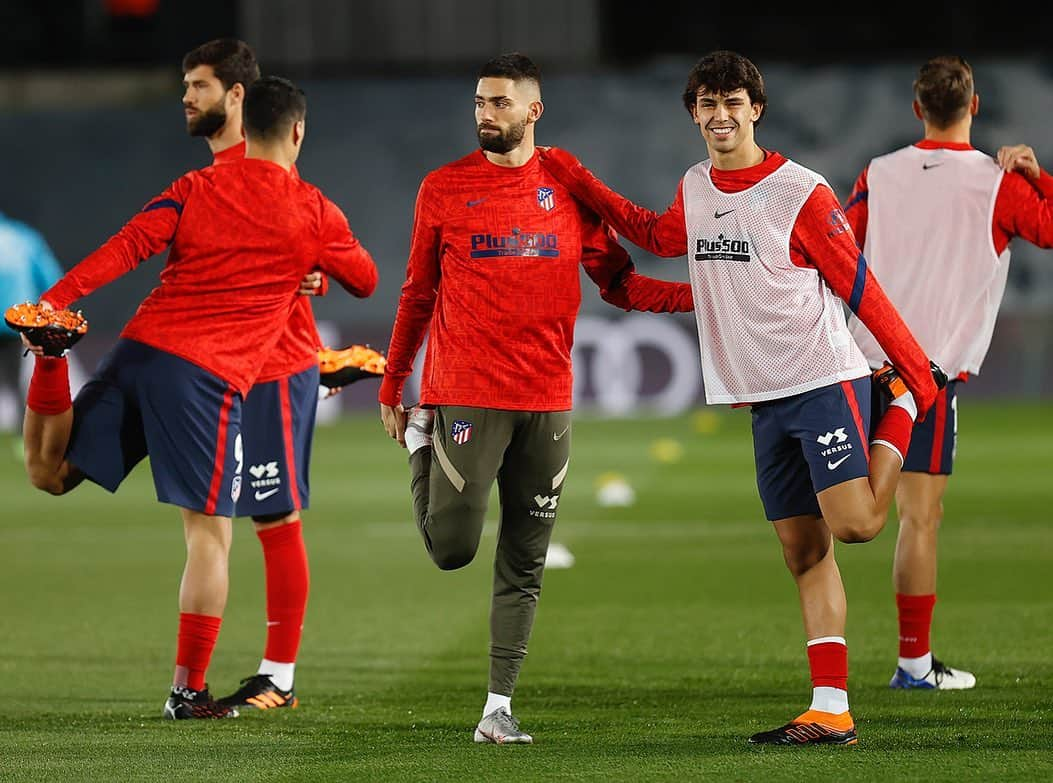 アトレティコ・マドリードさんのインスタグラム写真 - (アトレティコ・マドリードInstagram)「Ready? 🔥  🔴⚪ #AúpaAtleti ⚽ #RealMadridAtleti」12月13日 4時46分 - atleticodemadrid