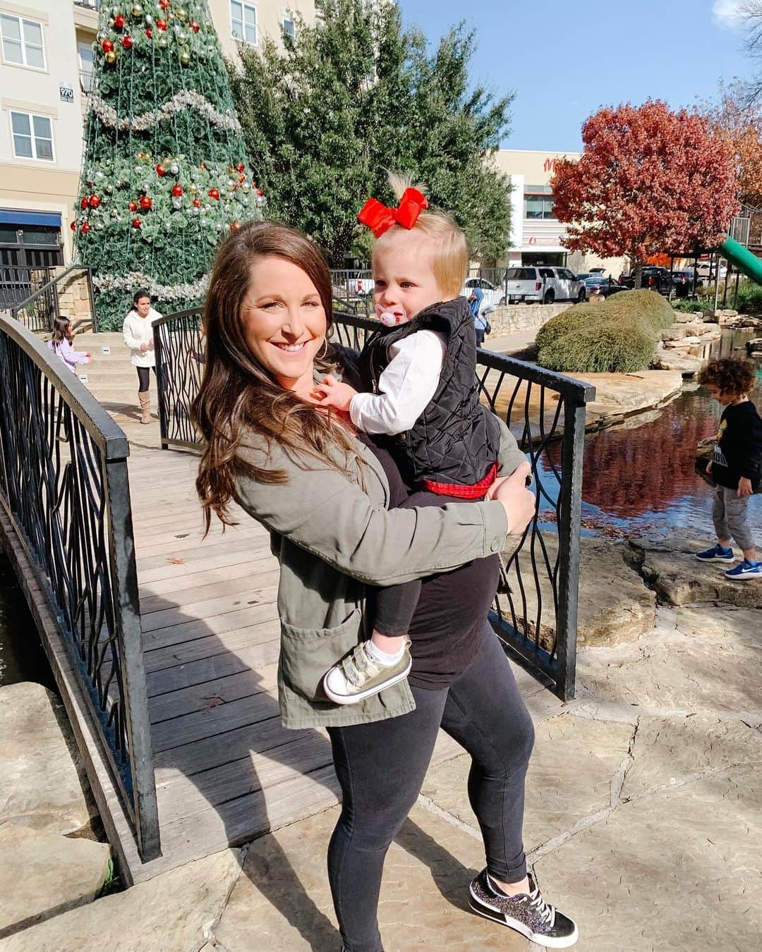カーリー・パターソンのインスタグラム：「Mommy + Daughter time💞」