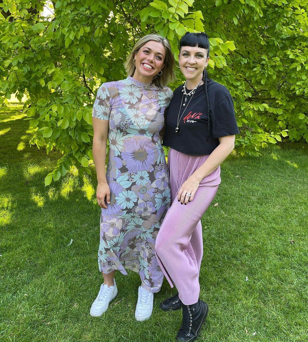 フィービー・ディ・トマソのインスタグラム：「Mami V + Me 💕 #parklife #2020」