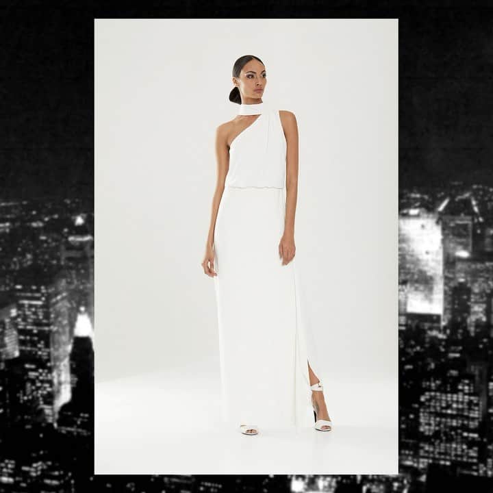 ホルストンのインスタグラム：「The perfect holiday dress, no matter how you plan to celebrate. Shop our latest at halston.com」