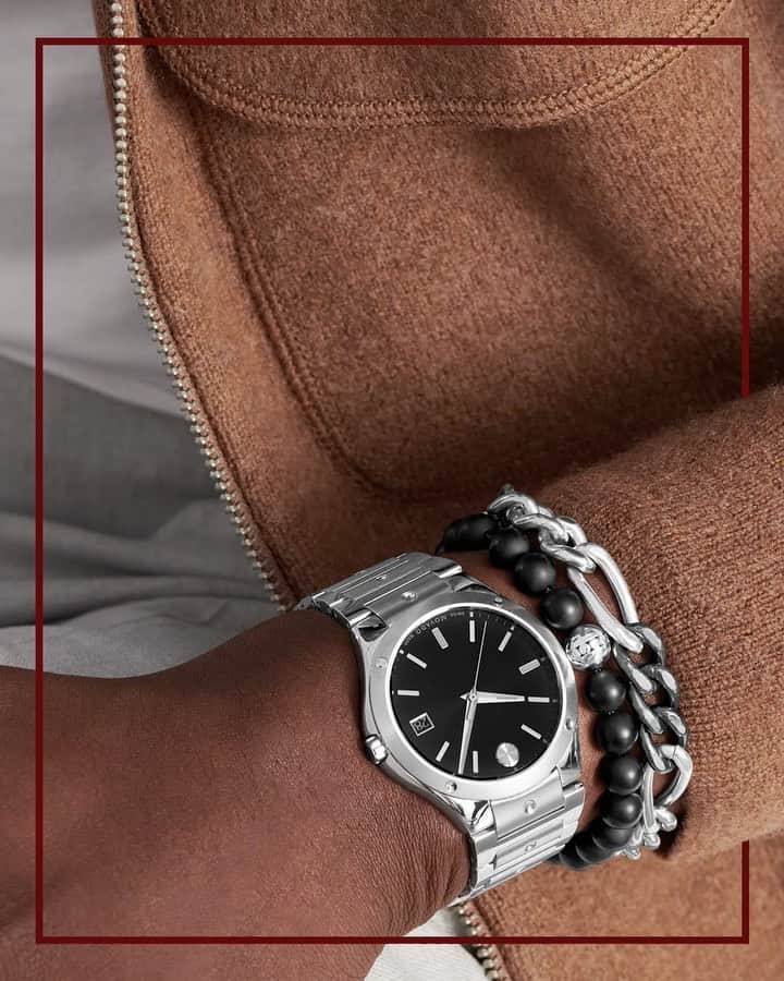 モバードのインスタグラム：「The exciting new Movado SE paired with powerful bracelet designs he'll love. #MovadoSE #MovadoJewelry」