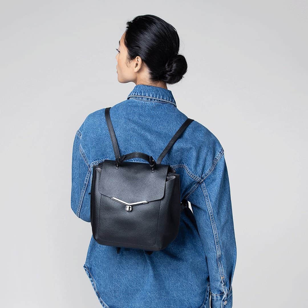 ボトキエさんのインスタグラム写真 - (ボトキエInstagram)「On the 10th day of #botkiergiftmas...there was up to 60% off backpacks. A gift must, even when we’re WFH.」12月13日 7時05分 - botkier