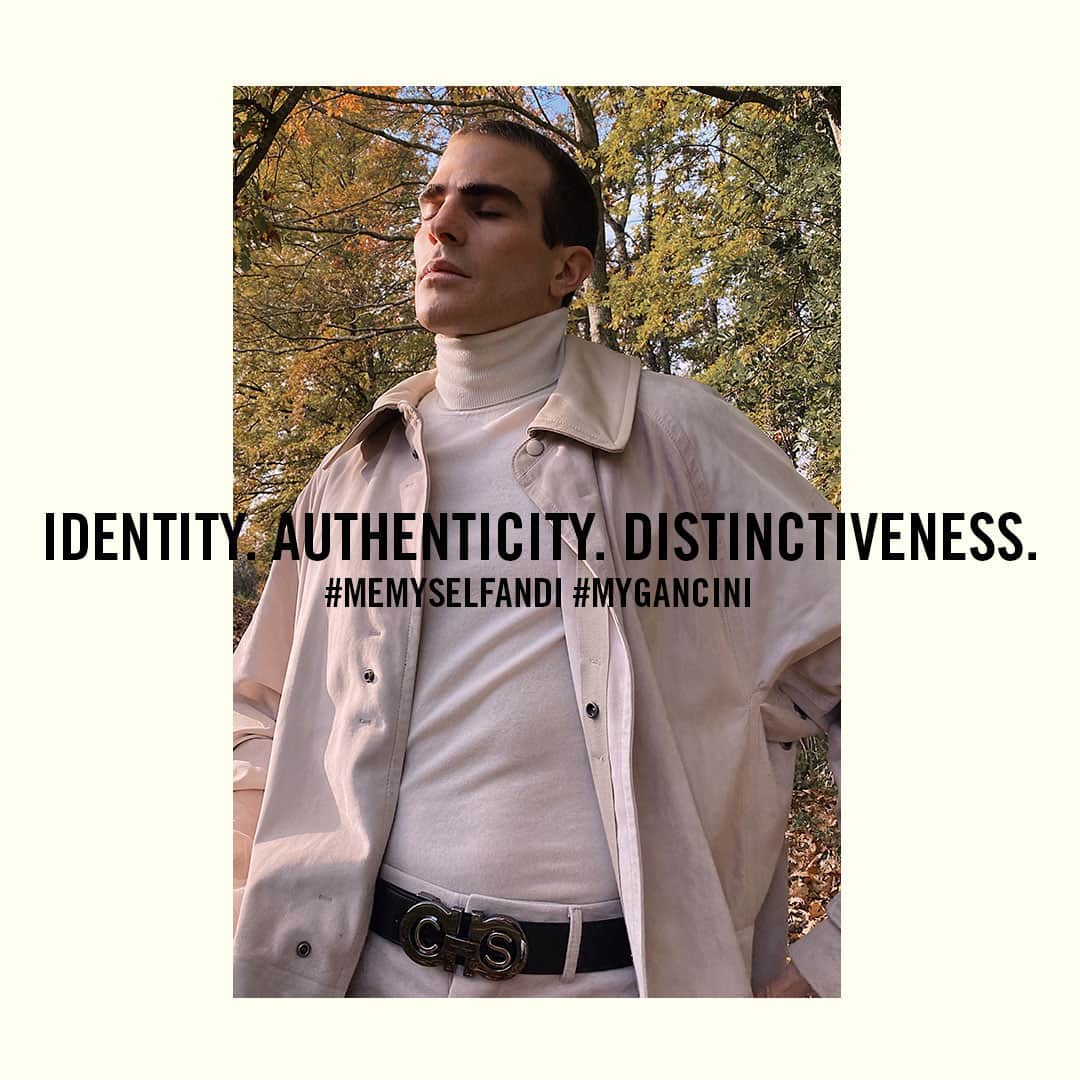 サルヴァトーレ・フェラガモのインスタグラム：「MyGancini gives expression to the boundless creativity and curiosity of the multi-faceted Ferragamo man. Featuring @CarloSestini, at peace with himself and his surroundings, dressed in a custom Gancini belt adorned with his personal initials. #MeMySelfieAndI #MyGancini⠀ Explore the service in over 24 stores worldwide and find the store nearest you through the link in bio. ⠀」