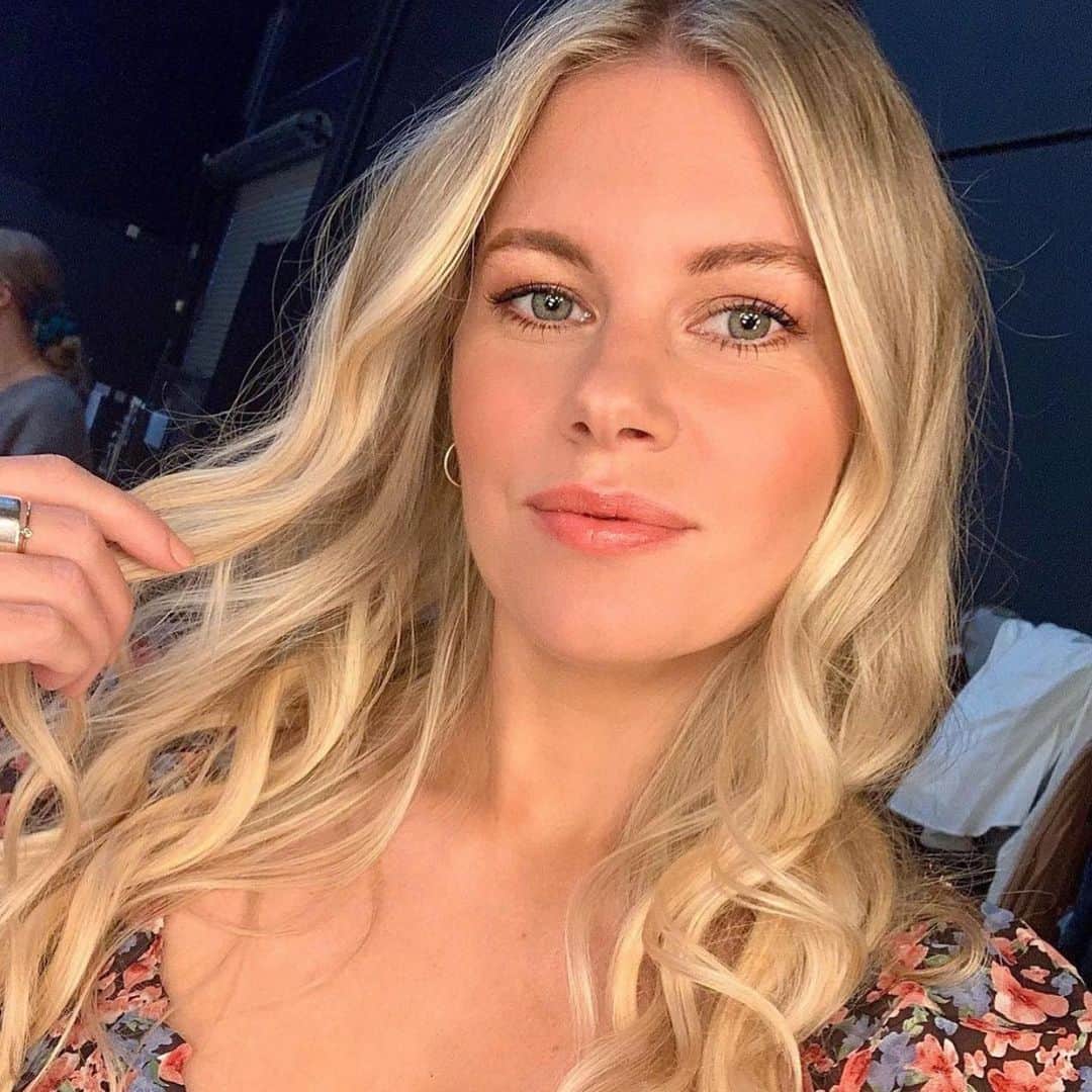 Chrissy Blairのインスタグラム：「Loved my makeup by @makeupbyec14e @14ecosmetics the other day for our most recent @kalumibeauty photoshoot with @alena_saz ! Shot at @summerjaxproductions」