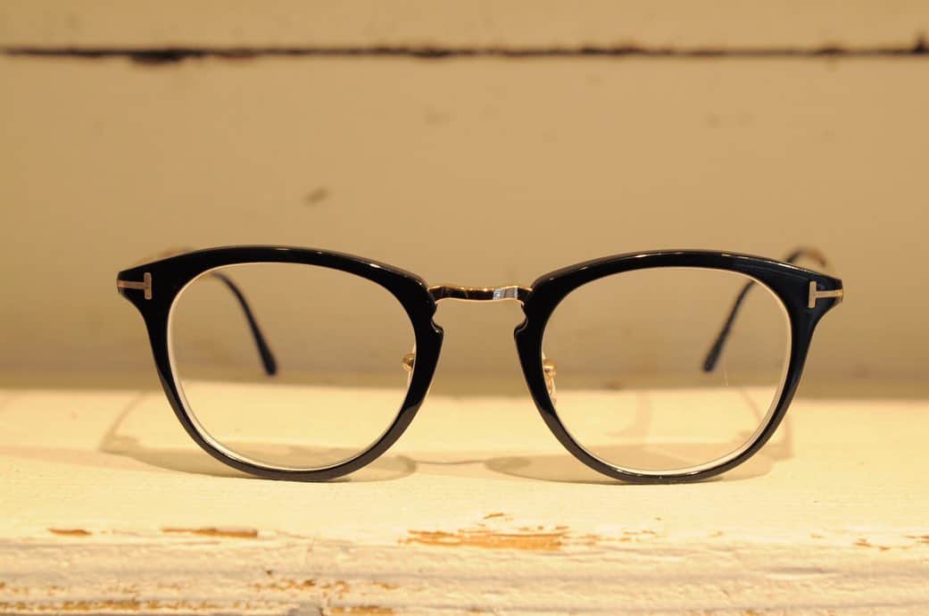 京口紘人のインスタグラム：「. . . レンズを新調してきた . . 手頃にレンズを入れ替えれるよ . . @verynerd.eyewear  . . #京口紘人 #hirotokyoguchi #中目黒」