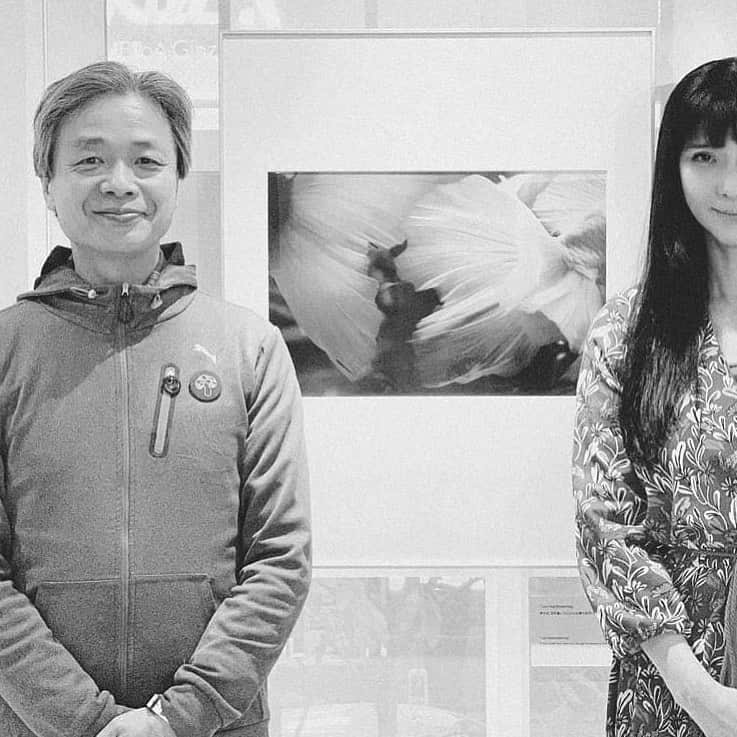 安珠さんのインスタグラム写真 - (安珠Instagram)「安珠写真展「Just Daydreaming」開催中 トークショーをライカ初インスタライブ配信﻿ ゲストに写真評論家・飯沢耕太郎氏﻿ ﻿ 質問募集中！ 撮影や写真にまつわることなど、ご質問はライカカメラジャパンor安珠に直接でもok﻿です。 お待ちしています  2020年12月16日(水) 19:00~ 配信予定﻿ お楽しみに🔴📷 https://store.leica-camera.jp/news/news_20201127﻿ #Leica #ライカ #LeicaSL2 #LeicaCamera #Leicagram #Leicaphoto #LeicaPhotography #カメラのある生活 #ライカの世界 #安珠写真家 #安珠 #飯沢耕太郎 #ライカギャラリー東京﻿ #JustDaydreaming」12月13日 17時50分 - anjuphotographer