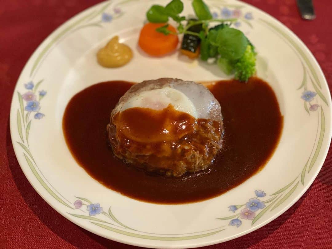 青山有紀さんのインスタグラム写真 - (青山有紀Instagram)「お肉が食べたい時はこちら🍽 シンプルな塩味派😋」12月13日 17時58分 - yukiaoya