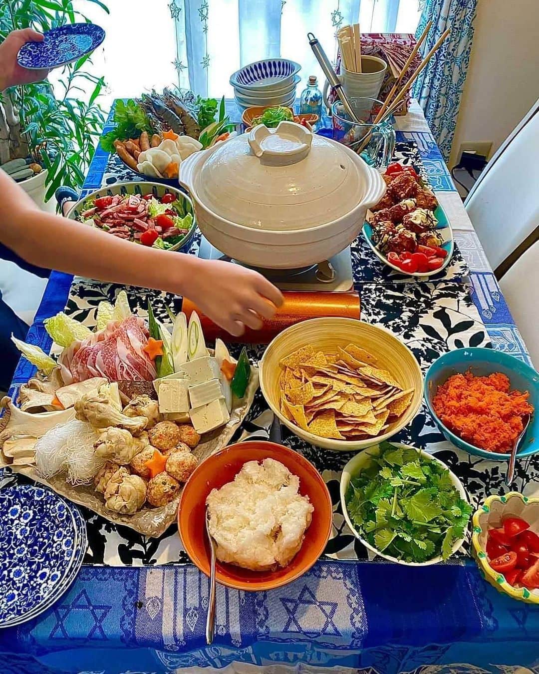 のインスタグラム：「Lunch with some good friends.」