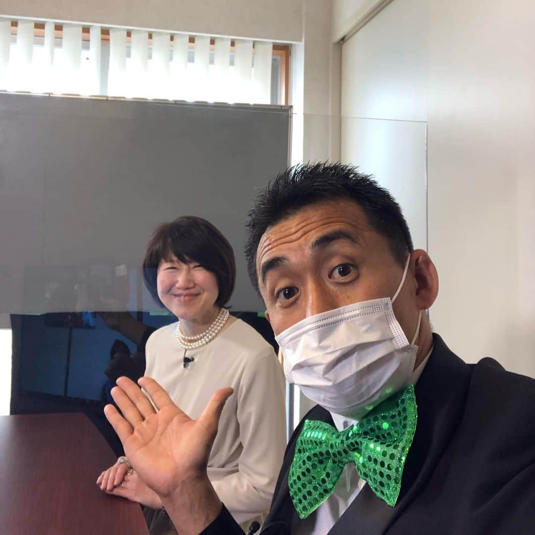 石田靖さんのインスタグラム写真 - (石田靖Instagram)「テレビ東京⑦『開運❗️なんでも鑑定団』 「ミニカーを譲ってください」 スタジオで鑑定されたお宝のミニカーを譲っていただきたい方が…その理由に驚き⁉️… OAは来年1月予定〜お楽しみに #テレビ東京 #開運なんでも鑑定団 #出張鑑定団 #ミニカー #大盛屋 #2枚目の写真 #担当ディレクター #スリッパ卓球世界チャンピオン #もーやんのお友達 #一期一笑  #石田靖」12月13日 18時14分 - yasulog