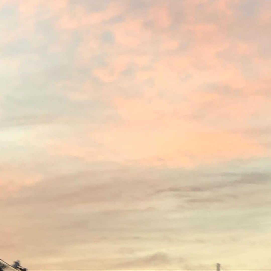 遊馬萌弥さんのインスタグラム写真 - (遊馬萌弥Instagram)「와~~ 이런 하늘색이 좋아 ㅋㅋㅋ」12月13日 18時15分 - meiya_yuma