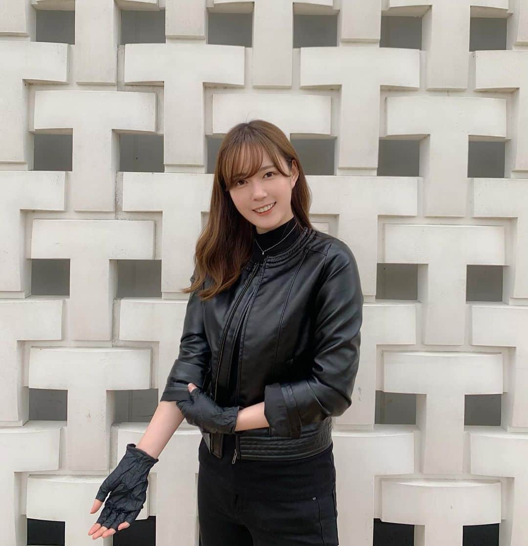 もえりんのインスタグラム：「スパイ衣装きまってますか？🕵️🏻‍♀️✨」