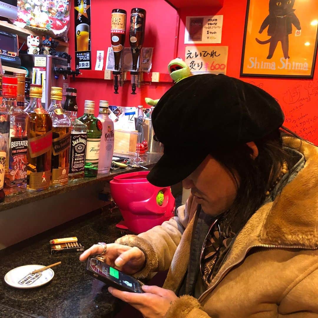 山川のりをのインスタグラム：「今夜は奈良居酒屋しましまにてギターパンダ  ライブですよ。20時から、投げ銭です。共演はぺー釣ケースーケくん。生声生音ライブです。お近くの方は慎重に、かつ気軽に会いにきてアイニージュー！」