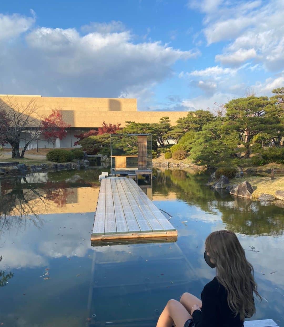 EON（梶野恵園）のインスタグラム：「﻿ ﻿ かなり先日友達と京都行った時！﻿ ﻿ ﻿ 途中ひらパーに変更なりかけたけど﻿ 京都でめちゃくちゃ色んなとこ行って﻿ 大満足やったって話🥰💯﻿ ﻿ ﻿ ﻿ ﻿#京都 #京都観光 #京都紅葉 #京都旅  #京都巡り #京都好き #京セラ美術館  #ootd #ootdfashion #codenate  #fashion #todayscode」