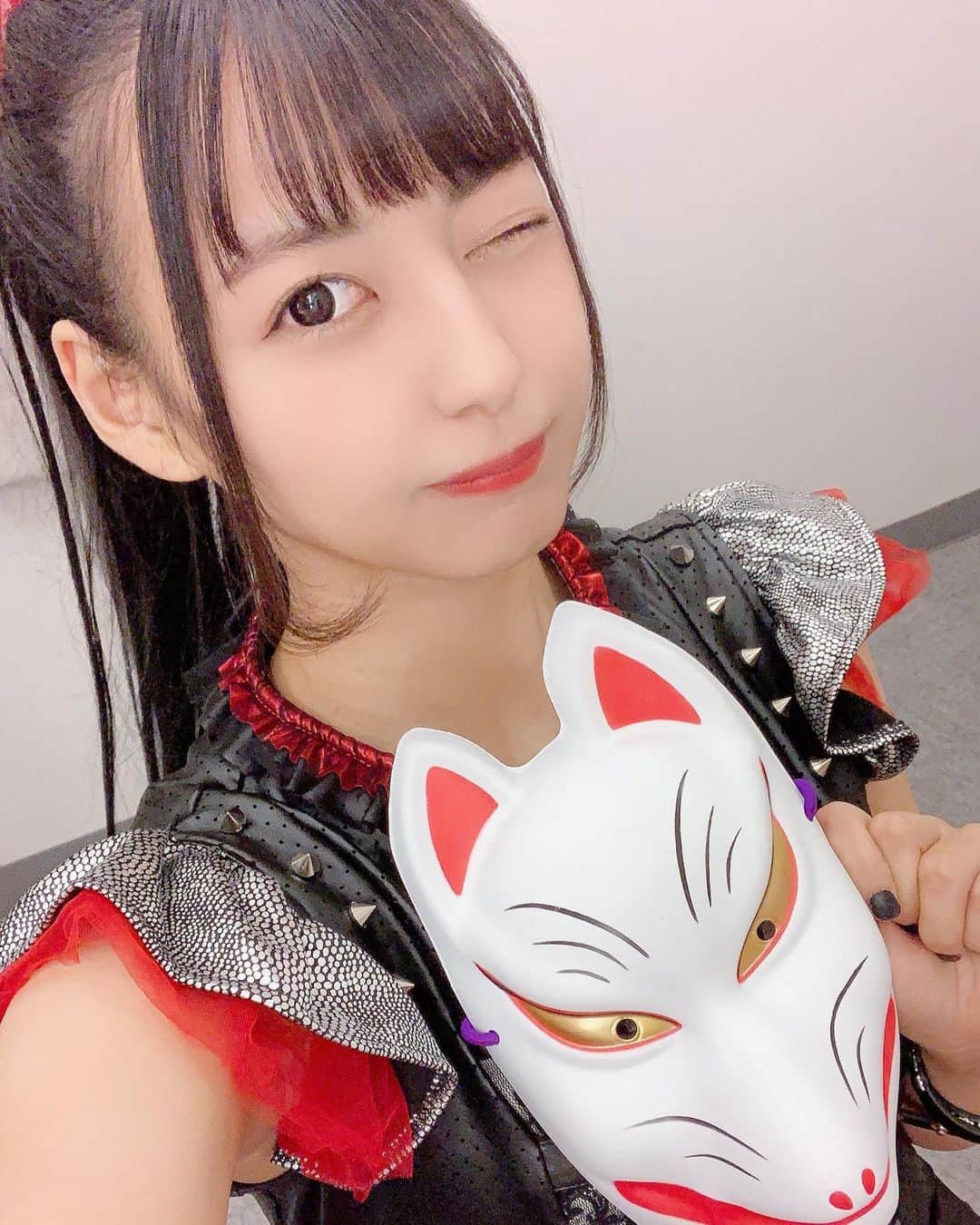 河合くるみのインスタグラム：「・ ・ BABYMETALさんの日本武道館公演の日程でたぁ🦊💕 ・ 行けるといいなーっ ・ ・ #BABYMETAL #KURUMETAL #踊ってみた #武道館 #日本武道館 #キツネ #🤘　#SUMETAL #MOAMETAL #楽しみ #LIVE #concert #followme #dance #dancecover #コスプレ #コスプレイヤー #アイドル衣装」