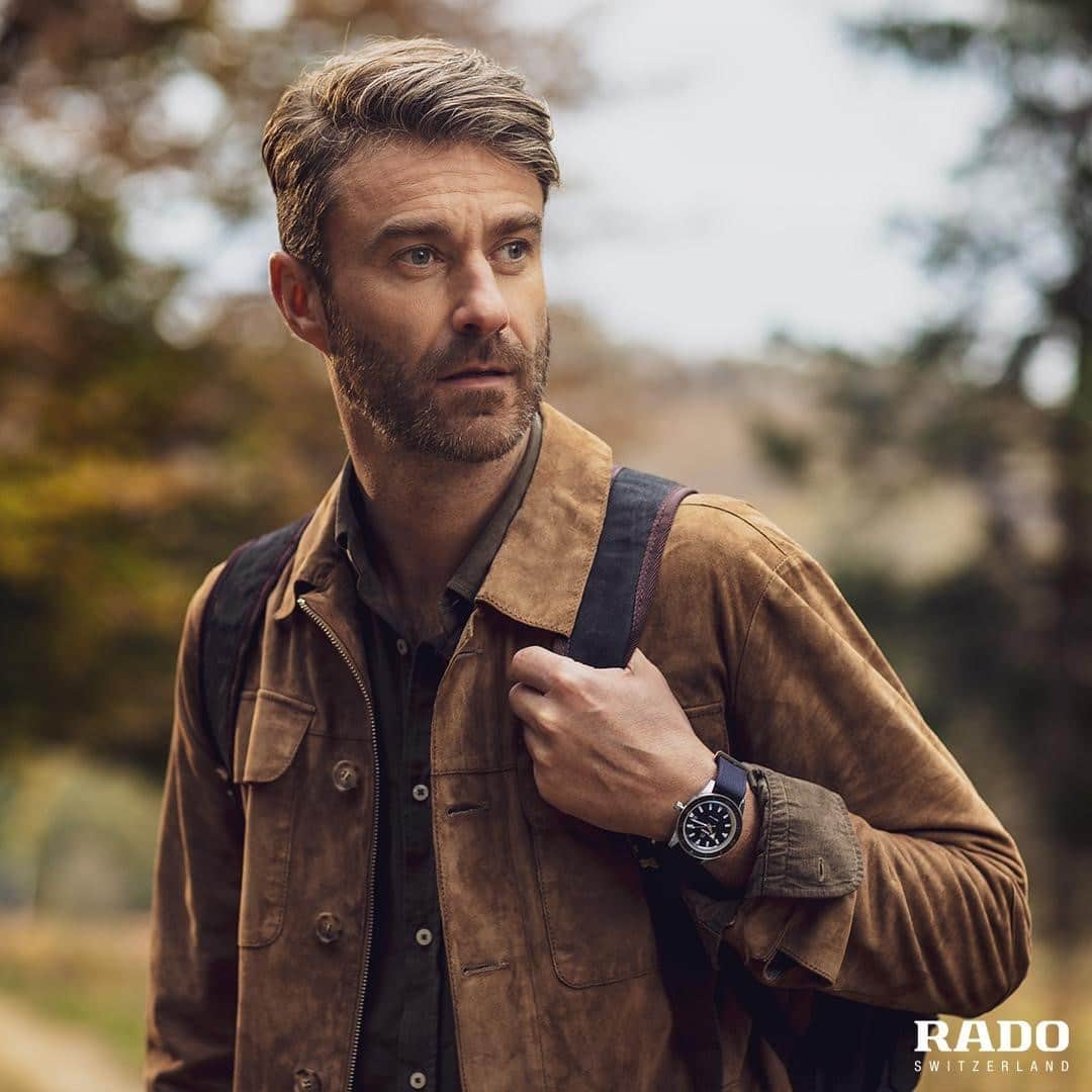 ラドーのインスタグラム：「There’s never a dull moment in the life of an explorer. What kind of adventure will you take your Captain Cook on next? #RadoCaptainCook #Feelit」