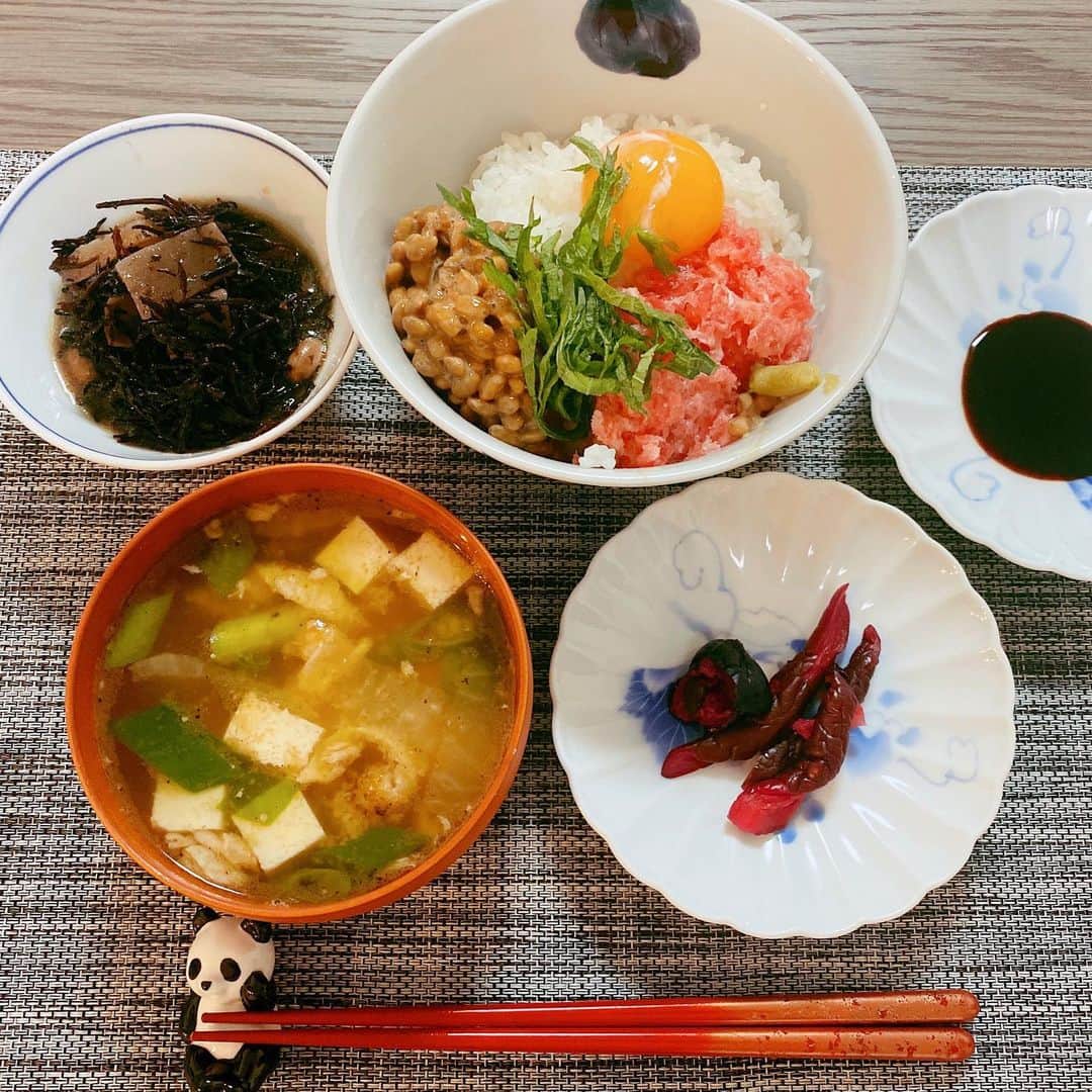 岩本和子さんのインスタグラム写真 - (岩本和子Instagram)「冬っぽい色調のショット と 朝ごはん✨」12月13日 10時14分 - kazuko002001