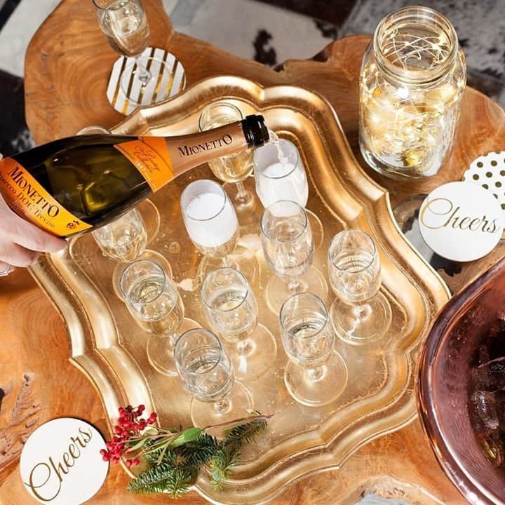 Mionetto USAさんのインスタグラム写真 - (Mionetto USAInstagram)「The holidays are here, bring the bubbles and the cheer. . . .  .  . #Mionetto #MionettoProsecco #Prosecco #holiday #holidays #tablescape #cheers #glassware #onthetable #foodandwine #feedfeed #food #brunch #christmas #dinner #cozy #sparklingwine #wine #wines #foodie #gift #gifting #saturday #weekend」12月13日 11時00分 - mionettoproseccousa