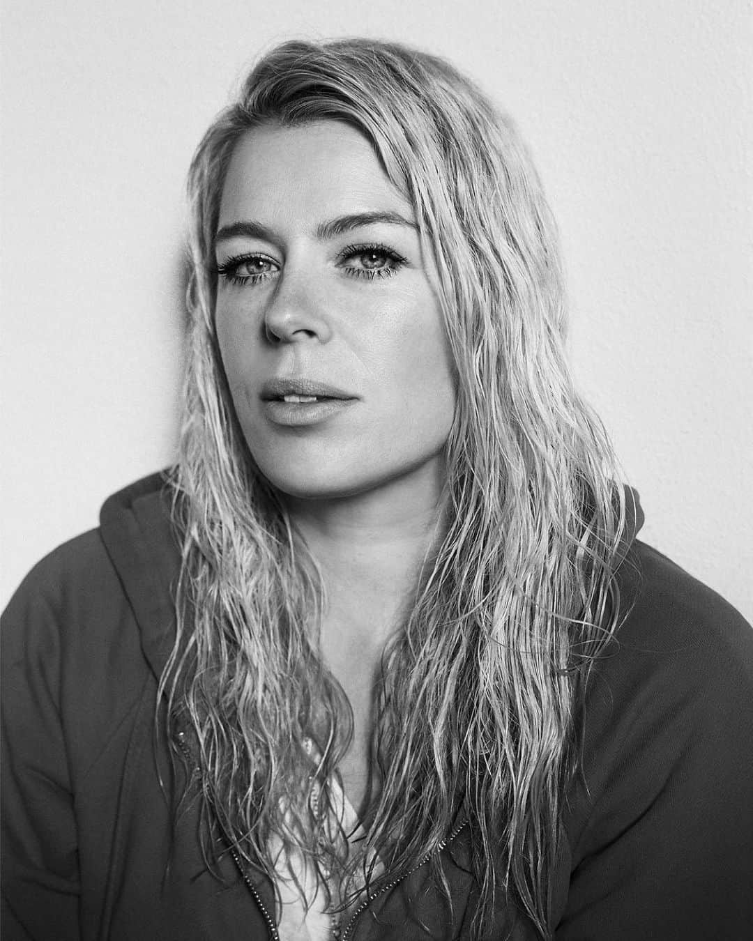 アマンダ・デ・カディネットのインスタグラム：「This photo was taken the week before we went into lockdown for a  feature on #Heroes in @newplaygirlmagazine . Thanks for including me @skyeparrott and for the awesome photo by my @Girlgaze OG @heatherhazzan #playgirlmagazine」