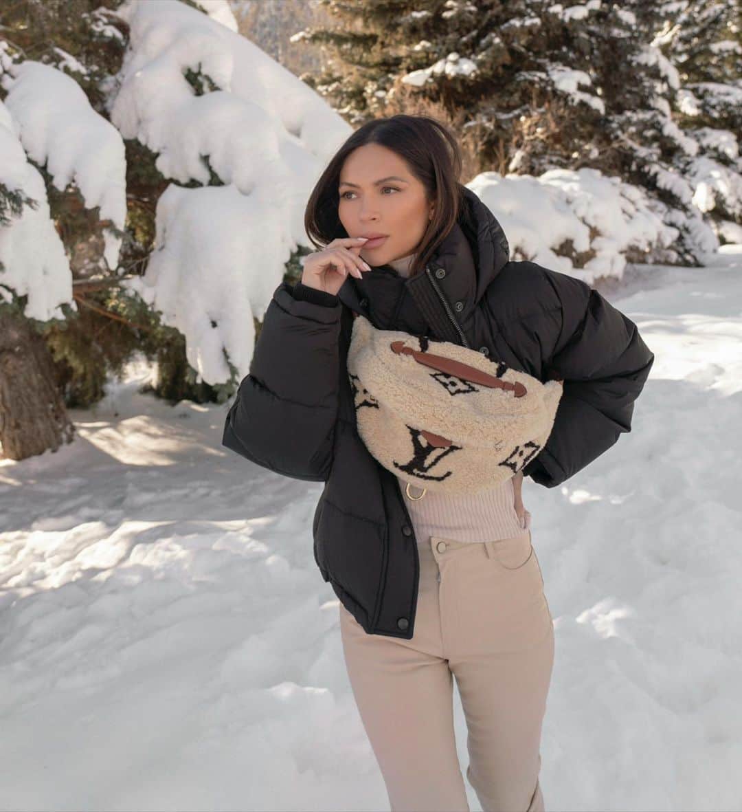 Marianna Hewittのインスタグラム：「this time last year ❄️」