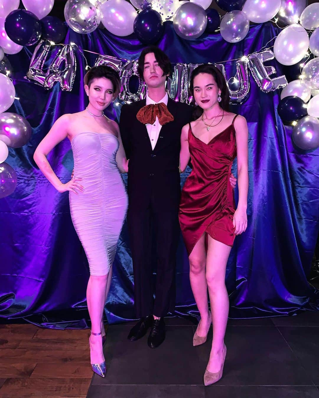 サマンサ麻里子さんのインスタグラム写真 - (サマンサ麻里子Instagram)「La Fondue Tokyo presents a Winter Formal 💎  I hope these formals become a thing because I love an opportunity to dress up 🤍  📸 @zurkzenemix_a   #lfwinterformal20 #winterformal #lafonduetokyo #formalevent #pullmantokyo #productionteam #tokyoparty #throwingitback #femaledj #samanthamariko #eventphotography #partydecorations #balloons #backdropideas」12月13日 11時25分 - samanthamariko