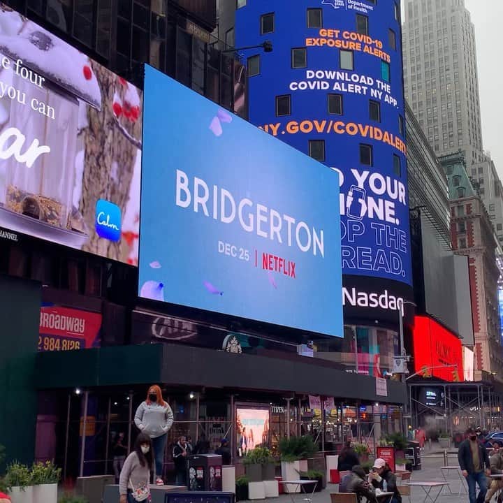 のインスタグラム：「Shot this today. It’s coming! #bridgerton #bridgertoniscoming @bridgertonnetflix @chrisvandusen @juliaquinnauthor #DirectorsPOV」
