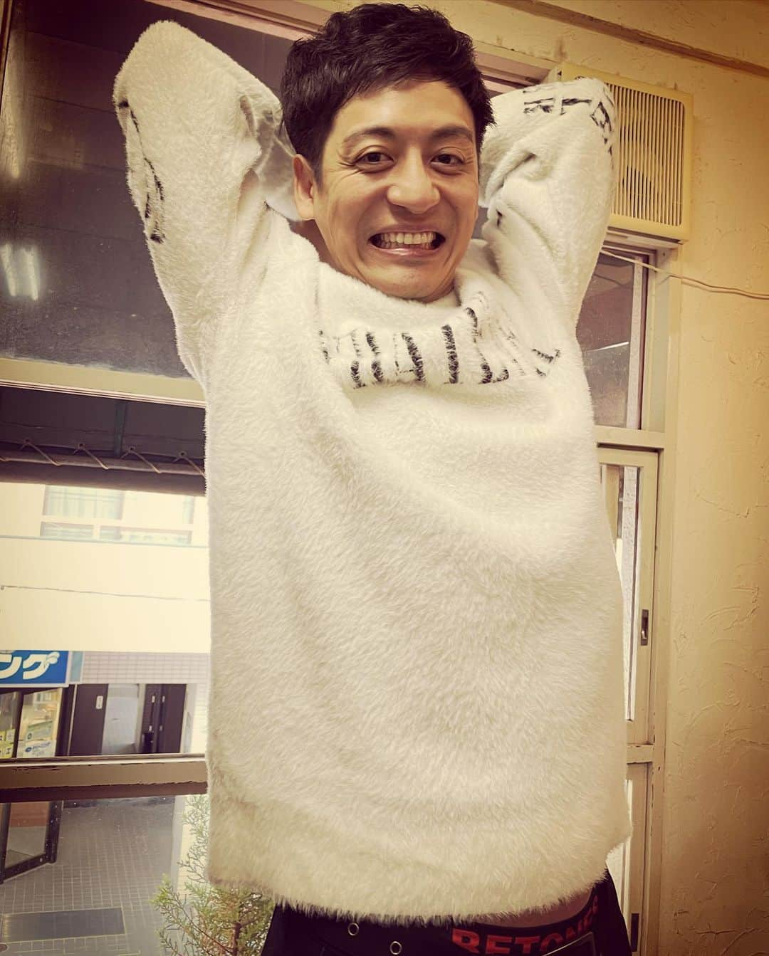 杉本知香さんのインスタグラム写真 - (杉本知香Instagram)「スッキリ✂️ 村田くん肌綺麗ー✨😊✨  #中目黒美容室#gramb #とろサーモン村田 #とろサーモン #村田秀亮  #衝撃デリバリー佳津山  #衝撃デリバリー #杉本佳津山」12月13日 11時42分 - sugimotoc