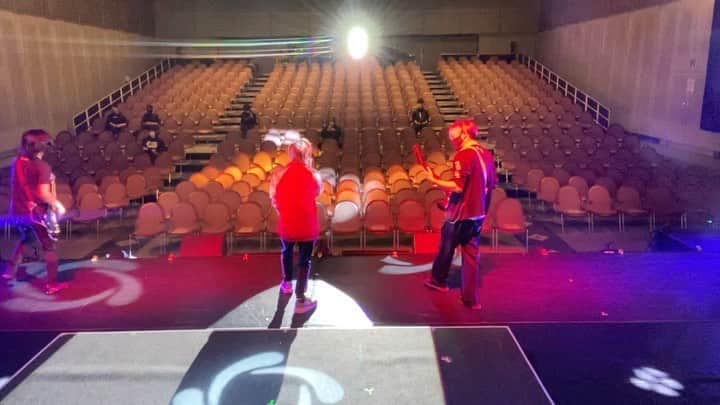 山口賢人のインスタグラム：「楽日㊗️サウンドチェック！  行ってきます⚡️」