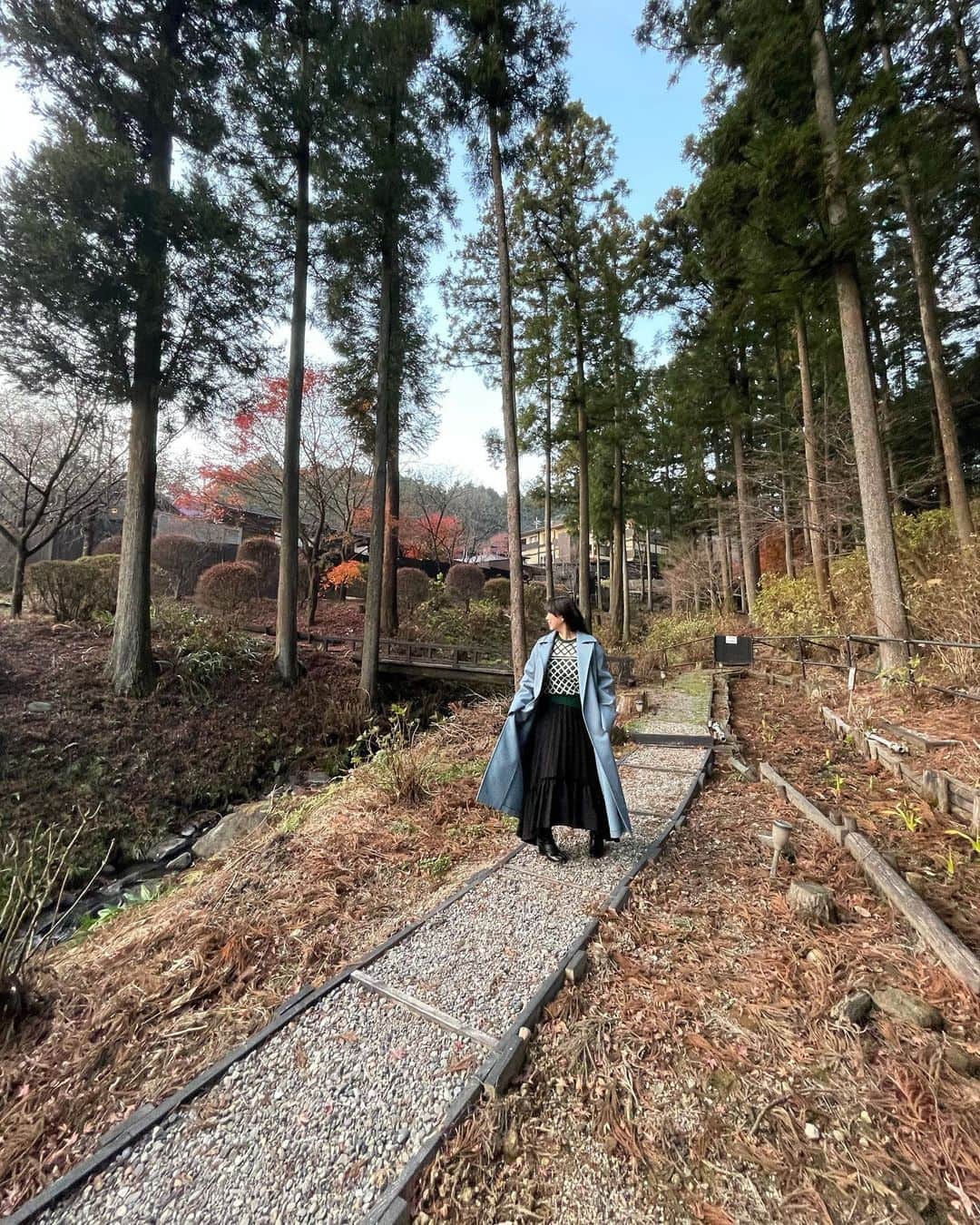 美甘子さんのインスタグラム写真 - (美甘子Instagram)「山屋蒼月の庭園散策、紅葉🍁がまだ少し残っていて綺麗だった！ #山屋蒼月  #赤城高原温泉山屋蒼月  #帰京しております」12月13日 12時17分 - rekish_mikako