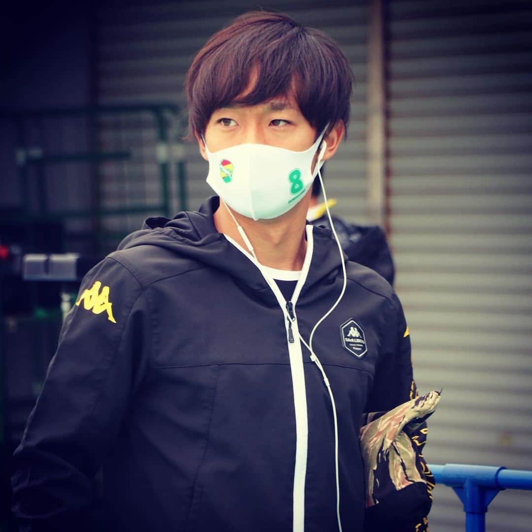 ジェフユナイテッド市原・千葉のインスタグラム：「選手たちがポカリスウェットスタジアムに到着🏟  jefunited #ジェフ千葉 #空気は読まない」
