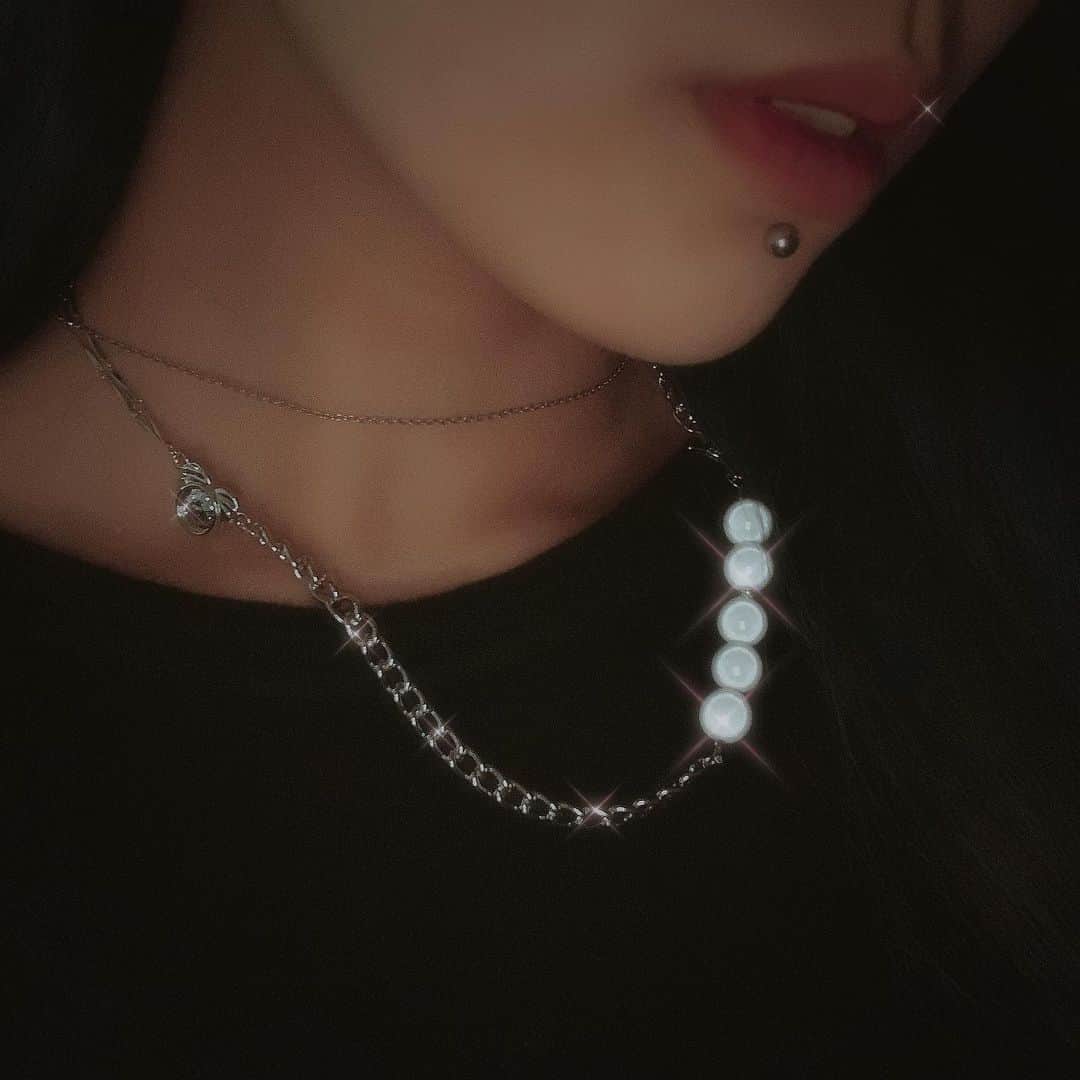 冬野あゐくのインスタグラム：「necklace⛓@0102.official @___osu12」