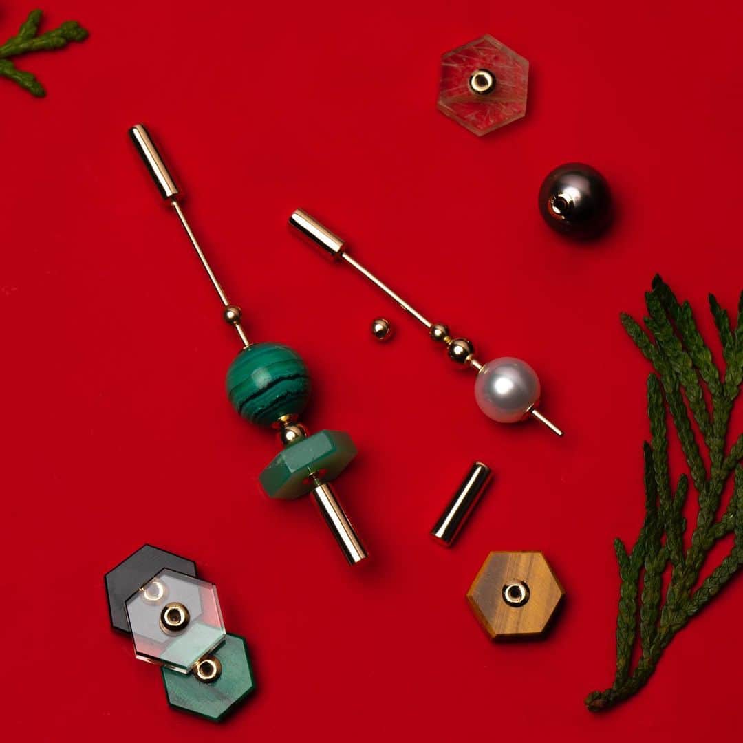 Hirotaka Jewelryさんのインスタグラム写真 - (Hirotaka JewelryInstagram)「The perfect Holiday piece. Hirotaka Spear Earrings are fully customizable and can be stacked with Pearls, Tiger’s Eye, Malachite, Amethyst and more #hirotakajewelry」12月13日 13時06分 - hirotakajewelry