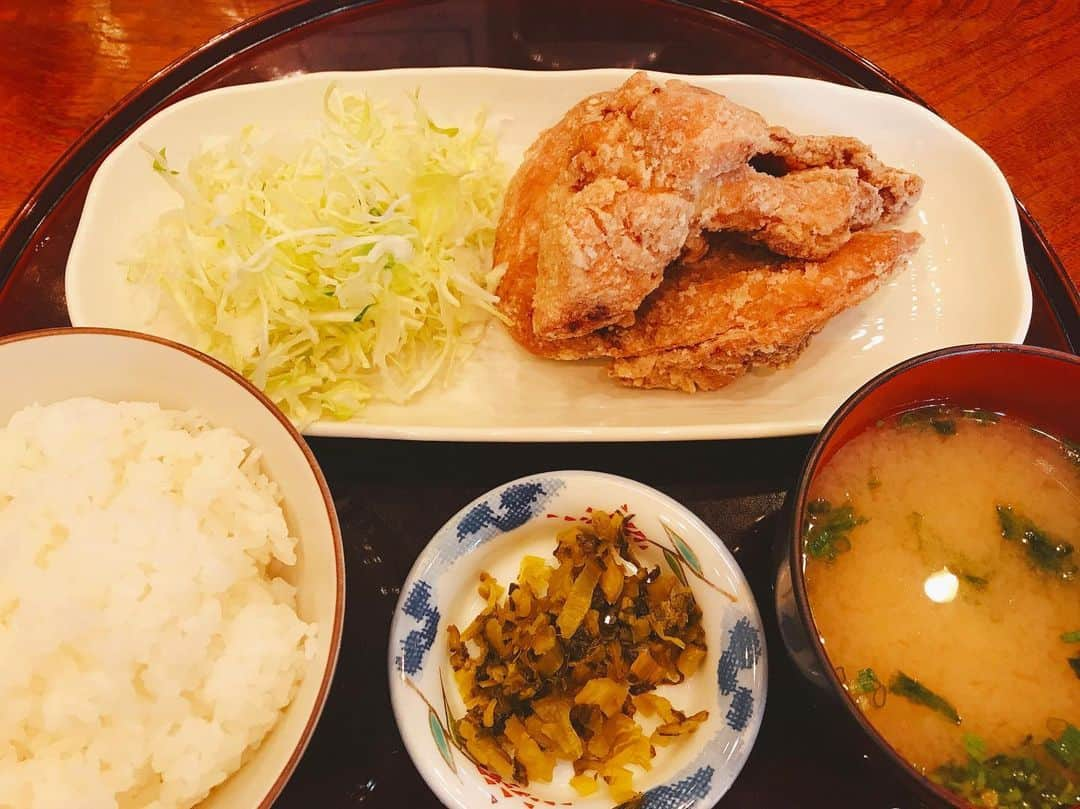 宮﨑真実さんのインスタグラム写真 - (宮﨑真実Instagram)「鶏の白石🐓やっぱり最高💪  #南島原グルメ #長崎ランチ #九州グルメ #鶏の唐揚げ #唐揚げ #ぶつ切り」12月13日 13時56分 - miyazakimami.spocom