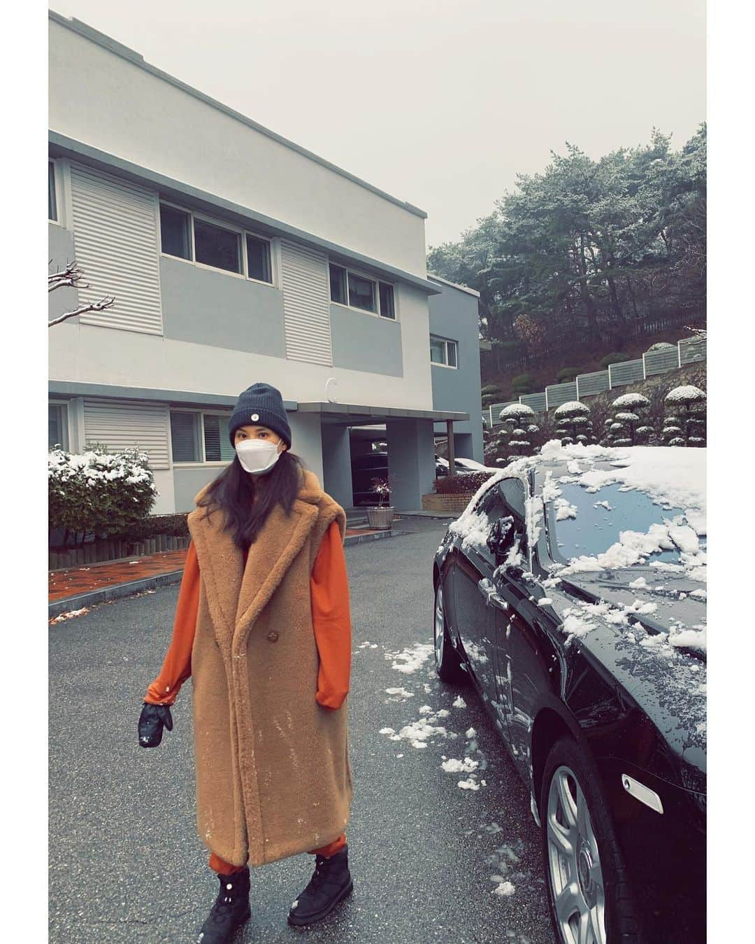 コ・ソヨンさんのインスタグラム写真 - (コ・ソヨンInstagram)「첫눈오신날🤍아쉬우니까 집앞이라도☃️」12月13日 14時23分 - kosoyoung_official