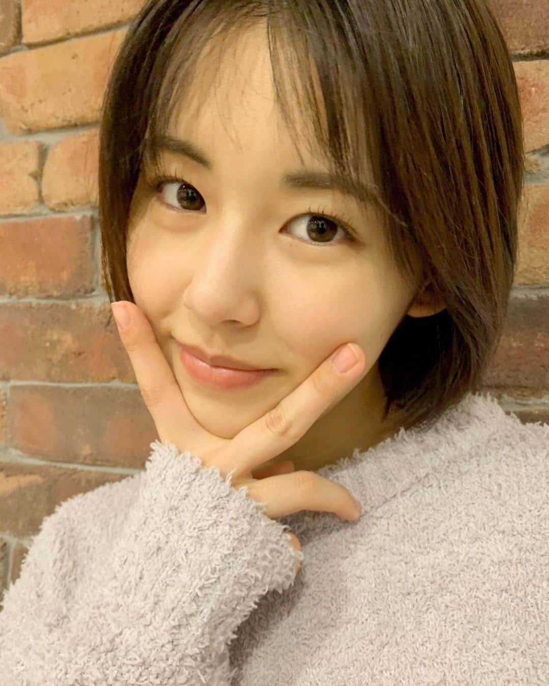 のインスタグラム：「✌️😊」