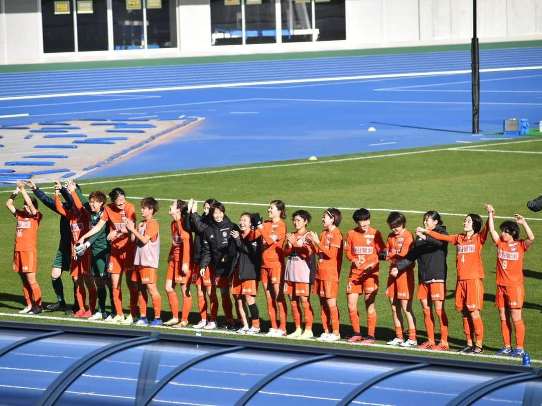 川村優理さんのインスタグラム写真 - (川村優理Instagram)「. game dayでした⚽️ 皇后杯3回戦 . . #ニッパツ横浜FCシーガルズ #11時キックオフ #カンセキスタジアムとちぎ . 3-1で勝ちました。 キックオフ早すぎました。 応援ありがとうございました。 . 次もみんなで頑張ります！」12月13日 14時49分 - yuri_kawamura05